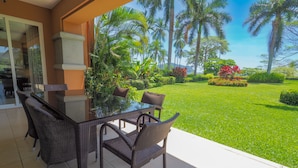 Exterior - "ocean Front Condo In Peaceful, Gated Community" (Jacó)
