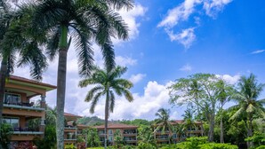 Property grounds - "ocean Front Condo In Peaceful, Gated Community" (Jacó)