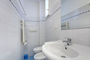 Appartement, 2 chambres | Salle de bain