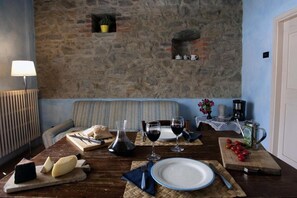 Interior - Il Bellini Apartment Cantina (Castelfranco Piandisco)