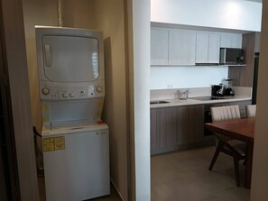 Appartement, 1 chambre, accessible aux personnes à mobilité réduite, balcon | Cuisine privée
