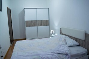 Apartment, 2 Bedrooms, Accessible, Smoking