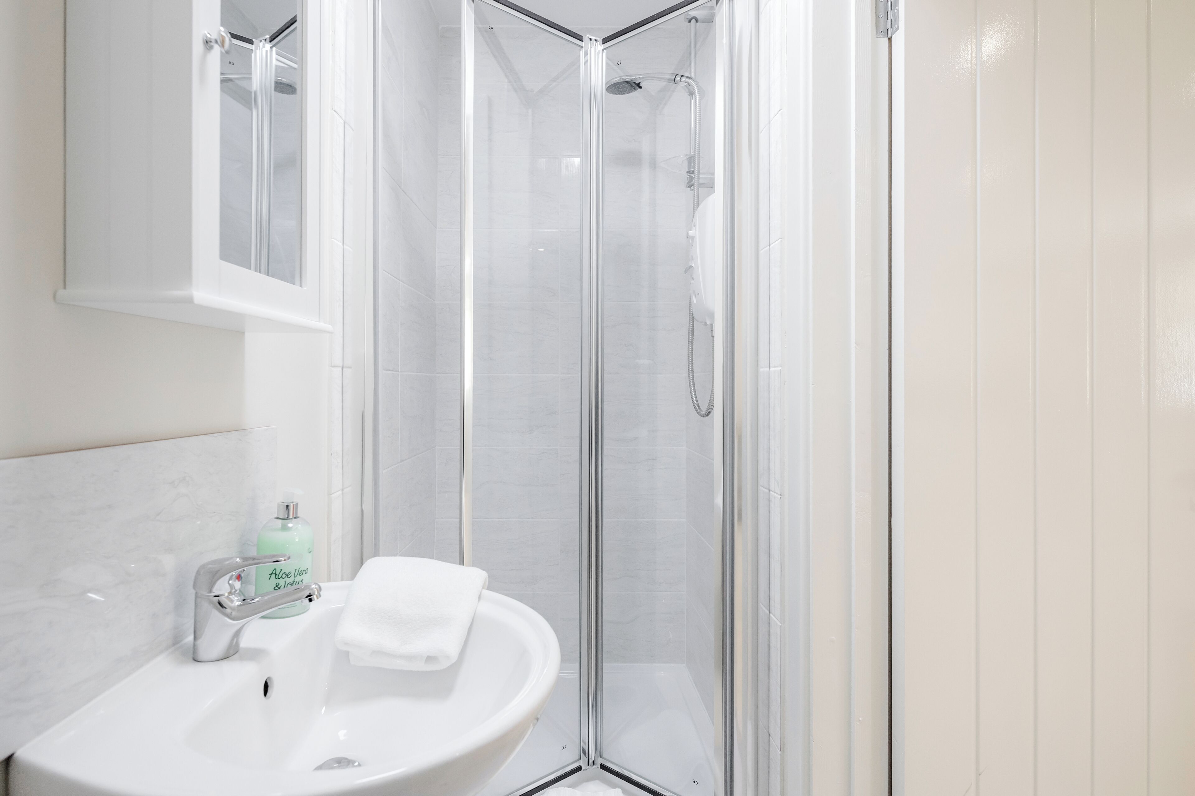 House, 2 Bedrooms, Smoking, Garden View | Bathroom