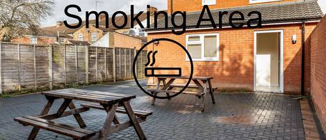 Casa, 2 habitaciones, fumadores, vistas al jardín | Terraza o patio