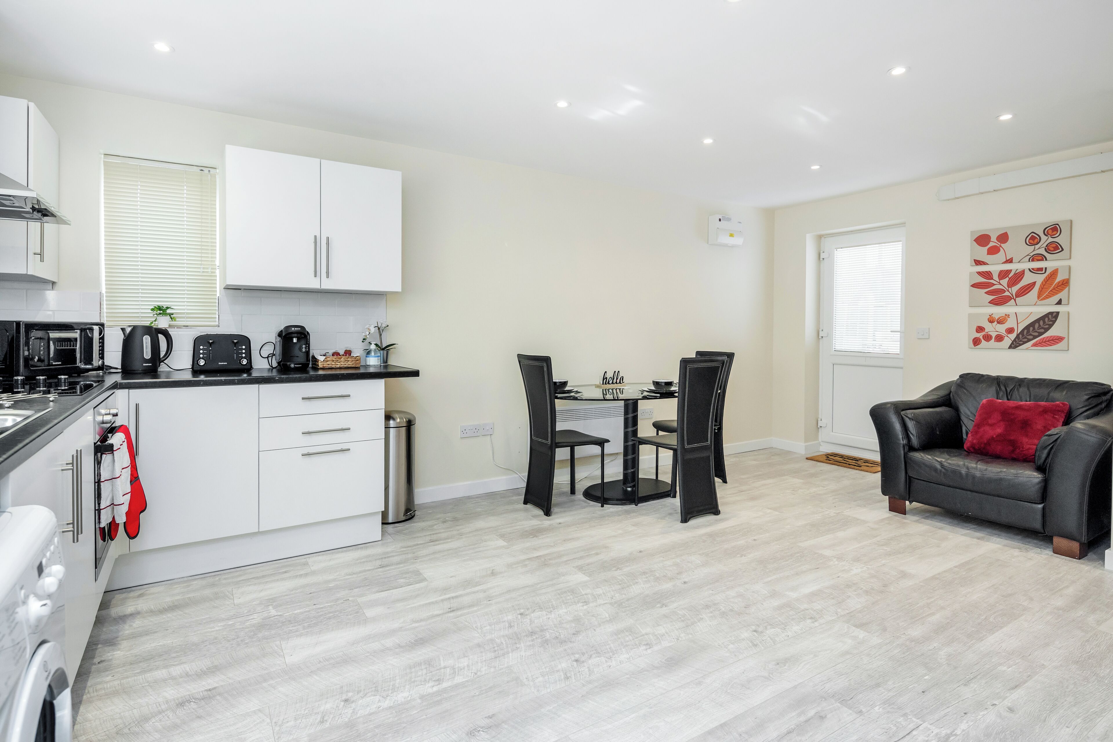 House, 2 Bedrooms, Smoking, Garden View | Private kitchen | Coffee/tea maker, microwave