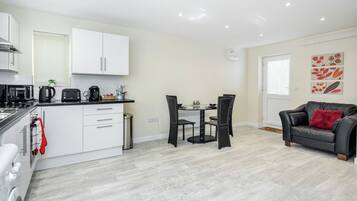 House, 2 Bedrooms, Smoking, Garden View | Private kitchen | Coffee/tea maker, microwave