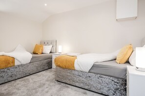 House, 2 Bedrooms, Smoking, Garden View | 2 bedrooms - Bedford Hospitalsouth Wing4 Guests3 Bedswifi (Bedford)