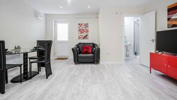 House, 2 Bedrooms, Smoking, Garden View | Interior