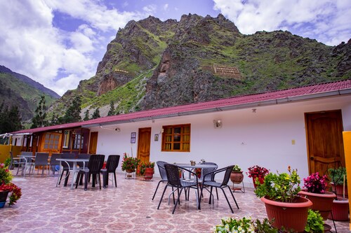 Intitambo Three Star Hotel With Panoramic View of the Mountains
