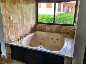 Villa, 5 chambres, accessible aux personnes à mobilité réduite, fumeurs | Salle de bain
