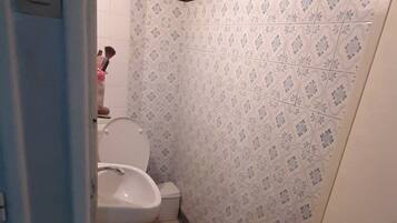Appartement, 1 chambre, fumeurs, balcon | Salle de bain