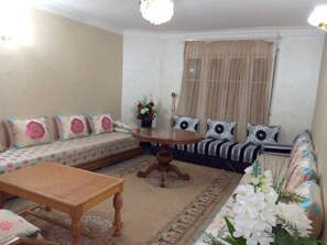 Living room - Apartment in the Center of Casablanca (Casablanca)