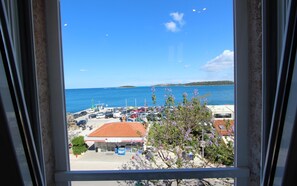 View from property - El Corsaro 2 One-bedroom Apartment With Sea View (Rovinj)