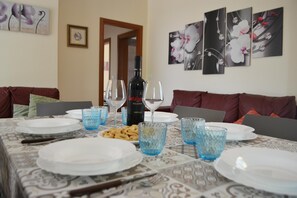 Dining - Villa for Holidays by the sea and in the Countryside and Near the Beaches of San Foca (Melendugno)