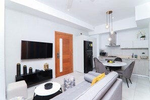 Apartment, 2 Bedrooms, Accessible, Balcony | Lounge