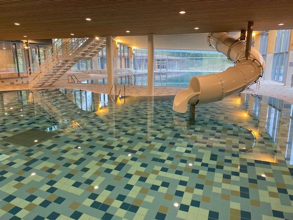 المنشأة من الداخل