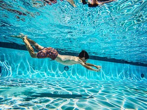Una piscina cubierta
