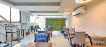 Room in Guest Room - Malecon Premium Plus