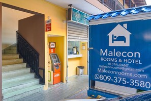 Room, 1 Bedroom, Smoking, City View | Interior
