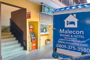 Room, 1 Bedroom, Smoking, City View | Interior