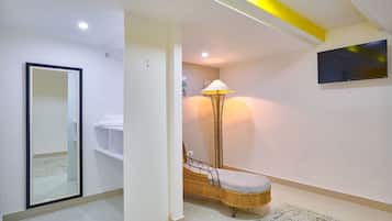 Room, 1 Bedroom, Smoking, City View | Kemudahan bilik