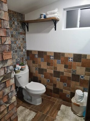 Room, 1 Bedroom, Accessible, Fireplace | Bathroom amenities - El Mezquite Hotel Mexicano Hab 2 Frida Kahlo (Valle de Guadalupe)