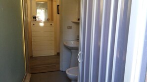 Apartment, 1 Bedroom, Accessible, Smoking | Bathroom - Maison Sainte Marie Holiday Accomodation (Ricadi)