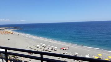 Shared Dormitory, 3 Bedrooms, Terrace, Mountain View | Exterior