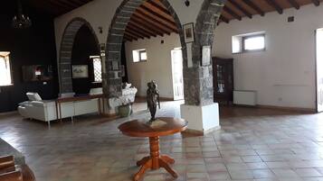 Shared Dormitory, 3 Bedrooms, Terrace, Mountain View | Living room
