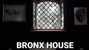 Shared Dormitory, 3 Bedrooms, Terrace, Mountain View | Lounge