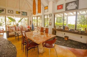 Villa, 5 chambres, accessible aux personnes à mobilité réduite, fumeur | Salle à manger