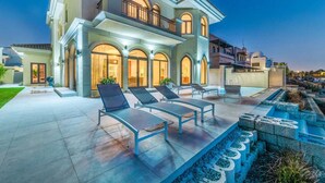 Unclassified image, 5 of 18, button - Amazing 5 Bedroom Villa With Private Pool (Dubai)