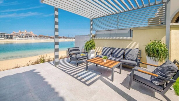 Unclassified image, 1 of 18, button - Amazing 5 Bedroom Villa With Private Pool (Dubai)