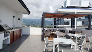 Appart'hôtel, 2 chambres, balcon, vue ville | Restauration