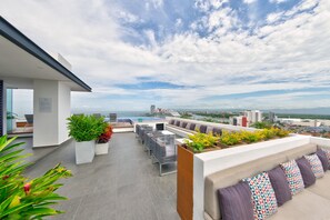 Appart'hôtel, 2 chambres, balcon, vue ville | Enceinte de l’hébergement