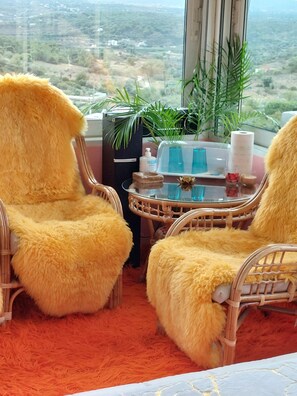 Apartment, 2 Bedrooms, Private Pool, City View | Interior