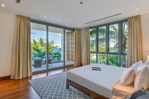 Room - Stunning Beachfront 6br Villa W Largest Pool (Da Nang)