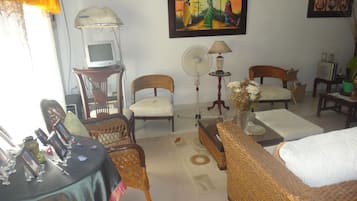 Chambre, 1 chambre, fumeur, balcon | Salle de séjour