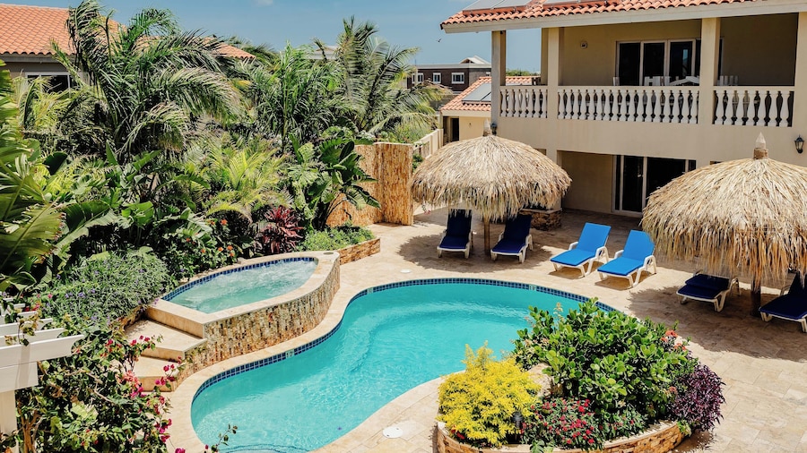 Gorgeous 2-bedroom Apartment 2 km From Eagle Beach