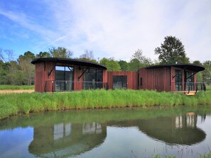 Exterior - Luxurious Waterfront Villa Surrounded by Nature for 4 People 7 (Antoing)