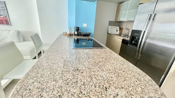Apartment, 2 Bedrooms, Smoking, Balcony | Interior