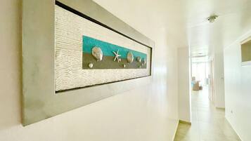 Apartment, 2 Bedrooms, Smoking, Balcony | Hallway