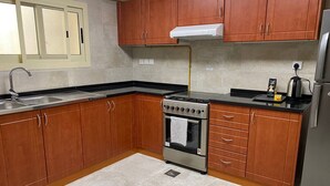 Private kitchen - Modern Chickee 1 Bedroom Apartment Al Barsha 1 (Dubai)