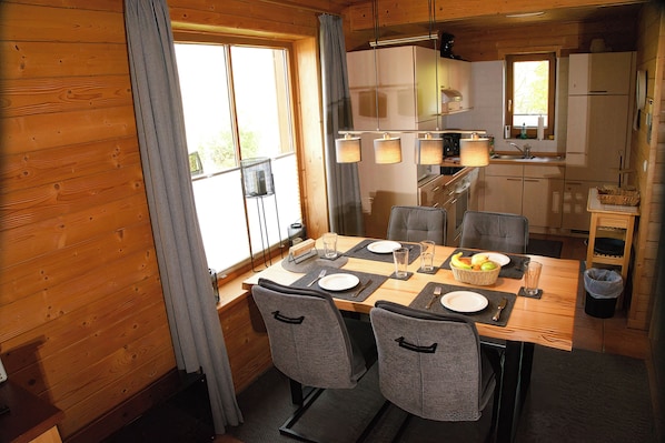 Ferienhaus, 2 Schlafzimmer, Terrasse | Speisen