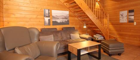 House, 2 Bedrooms, Terrace | Living area