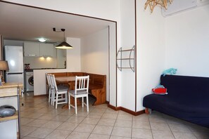 Apartment, 2 Schlafzimmer, Terrasse | Speisen