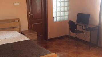 Room, 6 Bedrooms, Smoking, Balcony