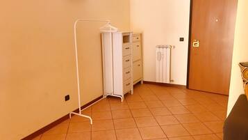 Dormitorio compartido, 1 habitación | Interior