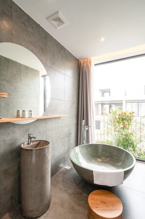 Room - Good Place to Live and Enjoy (Xuan Hoa)