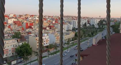 Familiar Luxury Apartment